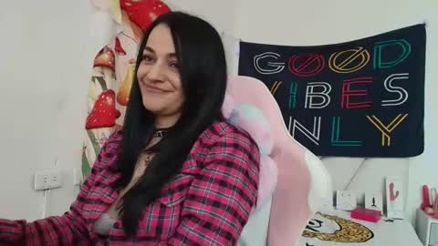 Azucena R online show from April 20, 3:37 pm