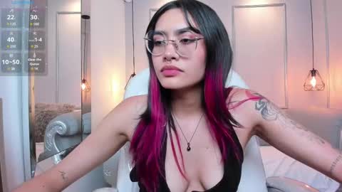 Snapshot of azurakindong chatting on March 4, 1:23 am Azura online show from March 4, 1:23 am