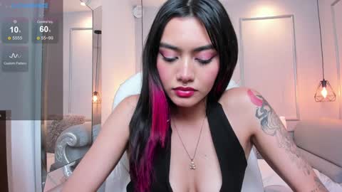 Snapshot of azurakindong chatting on February 26, 1:25 am Azura online show from February 26, 1:25 am