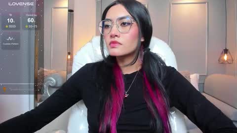 Azura online show from December 2, 7:34 pm