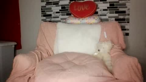 lil hot babe online show from January 11, 6:03 am