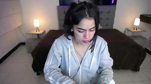 baby_andy_ online show from December 13, 9:51 pm