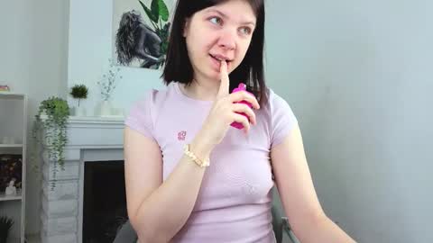 Evalena maybe just Eva online show from February 3, 5:16 am