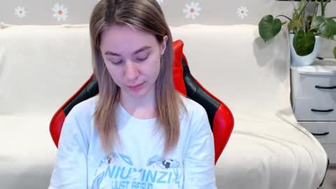 baby_kitte online show from February 28, 4:10 am