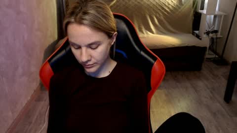 baby_kitte online show from April 5, 6:32 am