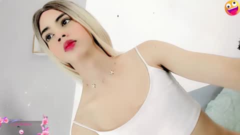 Snapshot of baby_rouss chatting on October 14, 1:25 pm Baby-Rouss online show from October 14, 1:25 pm