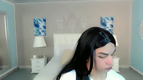 Snapshot of baby_sky01 chatting on October 18, 8:35 pm KENDALL online show from October 18, 8:35 pm