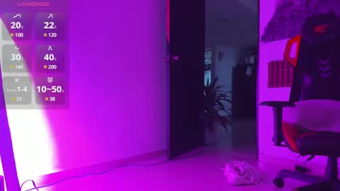 FOLLOW ME  online show from March 7, 11:18 am