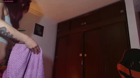 Snapshot of baby_tiffany_0 chatting on September 11, 1:40 am Tiffany Online 12am To 6am Colombia Time online show from September 11, 1:40 am
