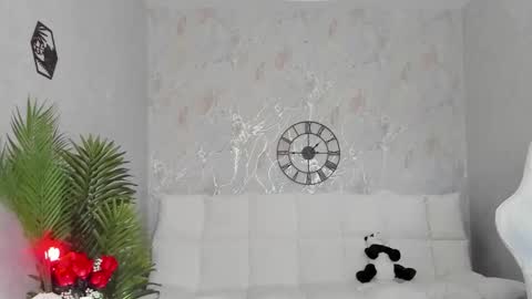 Snapshot of babyisperfect chatting on October 16, 4:45 am Sophia online show from October 16, 4:45 am