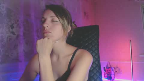 Snapshot of babymuro4ka chatting on October 21, 5:49 pm Sonya online show from October 21, 5:49 pm