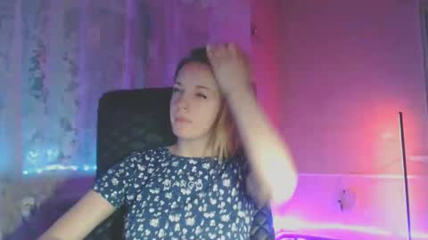 Snapshot of babymuro4ka chatting on March 6, 9:42 pm Sonya online show from March 6, 9:42 pm