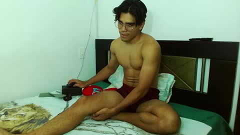 sebas online show from April 30, 1:43 am