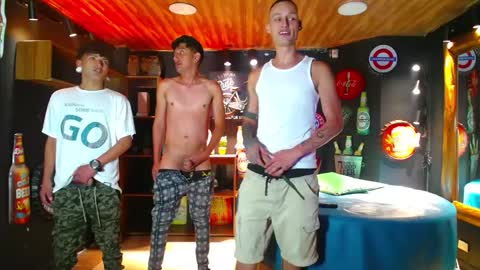 Snapshot of backyardigans chatting on October 3, 6:49 pm backyardigans online show from October 3, 6:49 pm