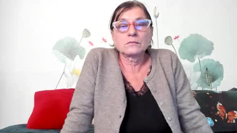 Snapshot of badgg chatting on October 10, 2:34 pm Gina online show from October 10, 2:34 pm