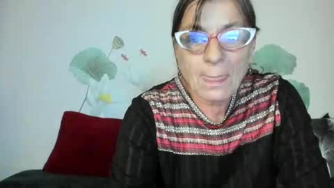 Snapshot of badgg chatting on October 7, 10:00 am Gina online show from October 7, 10:00 am