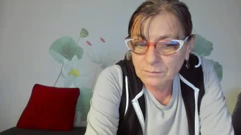 Snapshot of badgg chatting on October 4, 12:58 pm Gina online show from October 4, 12:58 pm