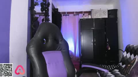        Please help me to reach 100 thumbs up online show from April 3, 5:09 pm