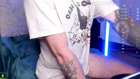 Snapshot of badrabbit__ chatting on October 15, 11:16 pm Alex online show from October 15, 11:16 pm