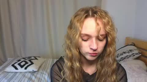 Kate online show from April 22, 4:36 pm