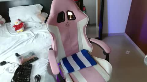 sandra online show from February 11, 2:10 pm