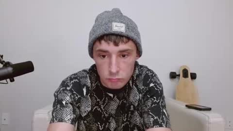 bananacurvesleft online show from June 28, 3:46 am
