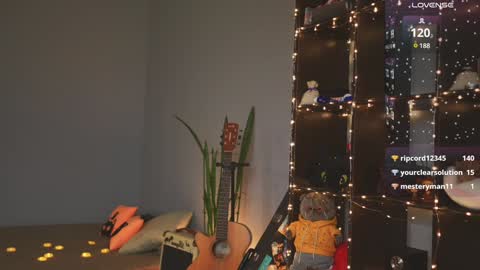 Snapshot of bananya_kitty chatting on December 9, 8:12 pm Ellen and online show from December 9, 8:12 pm