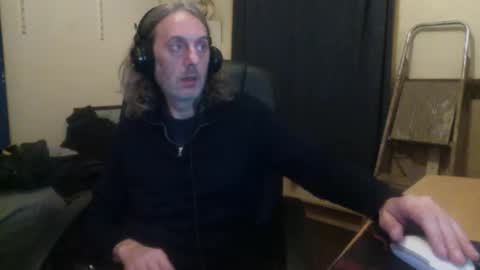 Snapshot of bangintoleather chatting on October 26, 3:07 am bangintoleather online show from October 26, 3:07 am