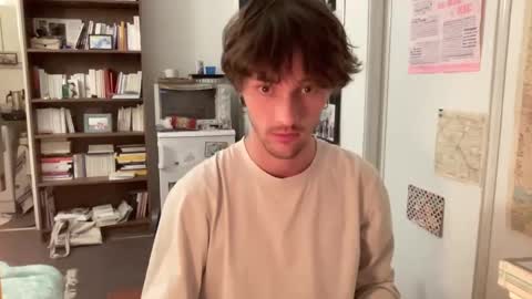 Snapshot of baptisteriviere chatting on February 2, 10:17 pm baptisteriviere online show from February 2, 10:17 pm