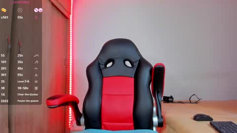 Nicolle  online show from March 30, 6:08 pm