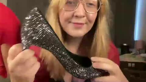 Snapshot of barbiegirl966 chatting on December 20, 9:54 am barbiegirl966 online show from December 20, 9:54 am