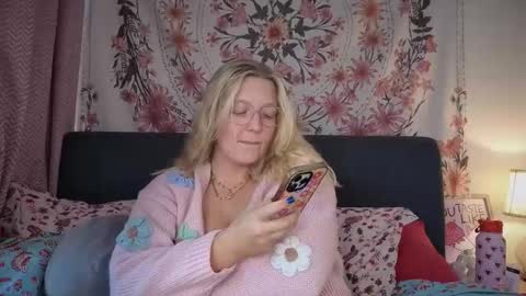 Snapshot of barbiegirl966 chatting on October 17, 8:51 am barbiegirl966 online show from October 17, 8:51 am