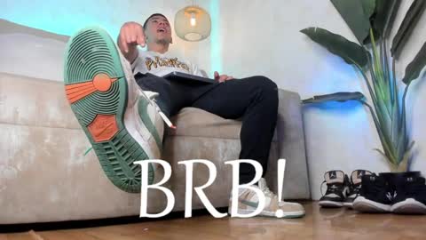 Bastian Independent Model online show from March 30, 1:11 pm