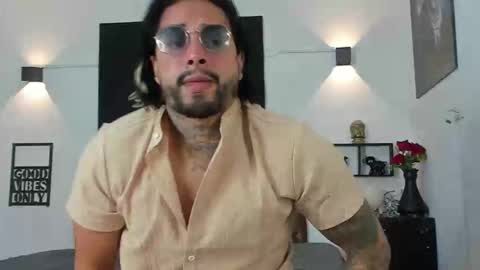 bastian_jones1 online show from September 30, 8:36 am