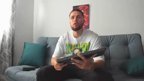 bastianwatson10 online show from March 7, 6:54 pm