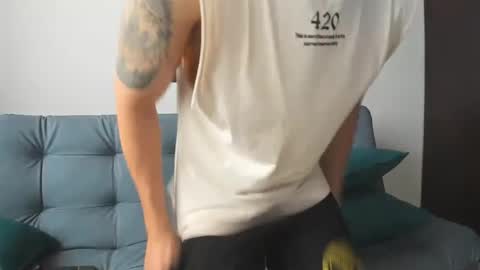 bastianwatson10 online show from March 12, 4:56 pm