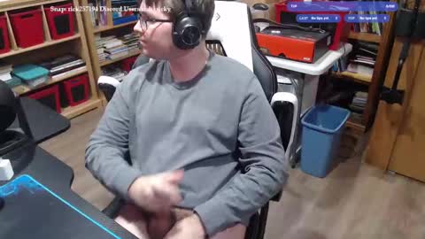 Ricky online show from October 27, 12:43 am