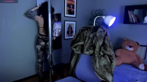 BAYONETTA DOLL  online show from January 13, 12:46 pm