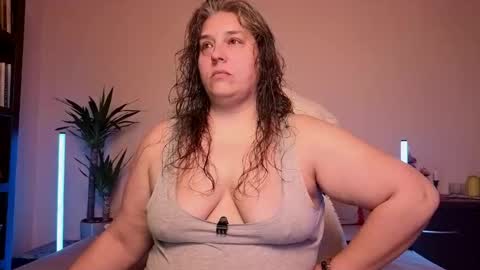 Love online show from February 5, 9:07 pm