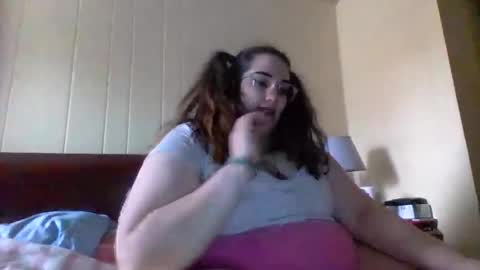 Stephanie online show from April 18, 8:53 pm