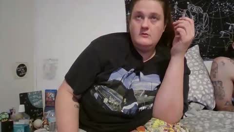 QuEen KeLs online show from December 14, 9:15 am