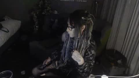 Kittie online show from December 28, 9:31 am