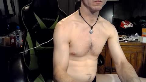 bchillin28 online show from February 28, 4:27 am