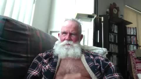 Snapshot of beardbushy chatting on October 9, 2:33 pm beardbushy online show from October 9, 2:33 pm