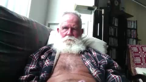Snapshot of beardbushy chatting on October 7, 4:25 pm beardbushy online show from October 7, 4:25 pm
