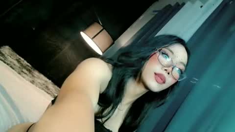 beatrice_luna online show from April 9, 6:19 am