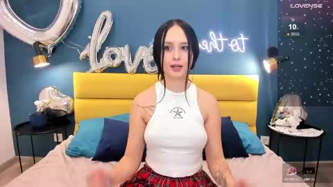 Snapshot of beatricereeves chatting on February 19, 10:45 am Beatrice 3 online show from February 19, 10:45 am