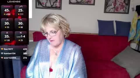 Snapshot of beautiful_lina7 chatting on October 11, 3:15 pm your Lana online show from October 11, 3:15 pm