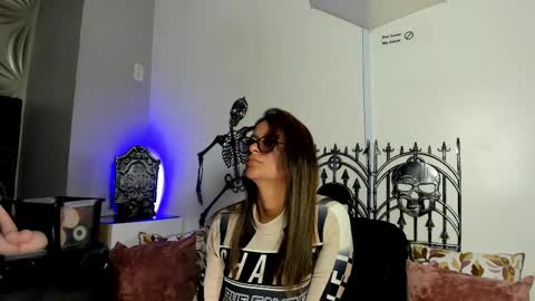 Snapshot of beautifull_wild_girl chatting on October 6, 7:10 pm maria online show from October 6, 7:10 pm