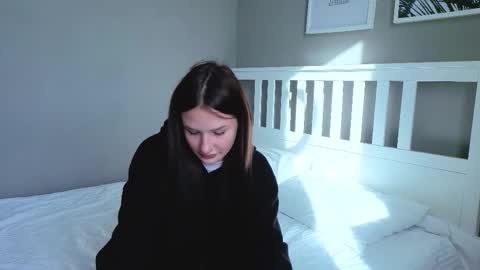 beauty_crown_baby online show from October 19, 7:35 am